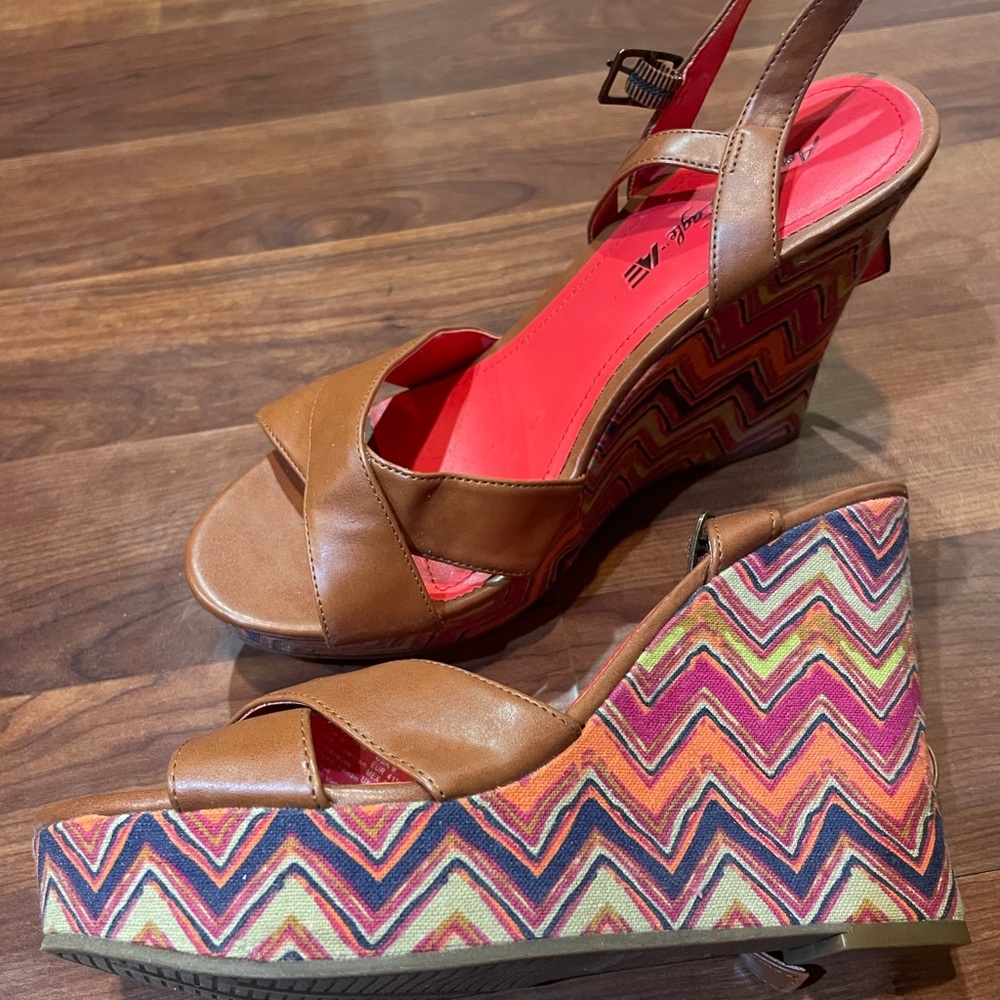 Size9 wedge sandals.